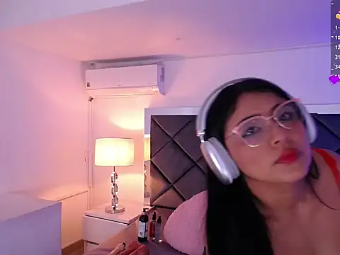 AlmaRios online show from March 24, 1:38 pm