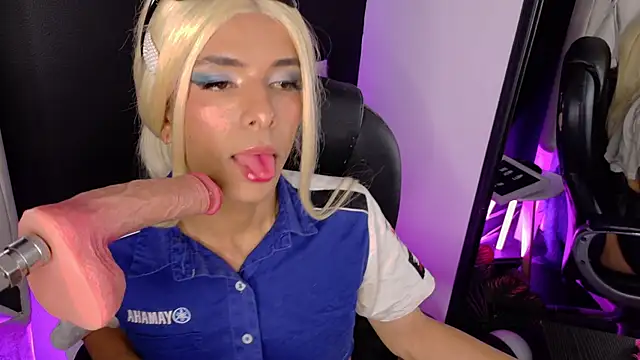 Danika Dahl online show from May 17, 10:36 am