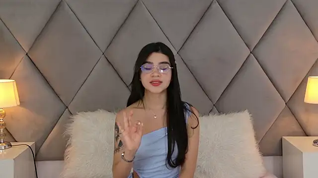 OliviaDiaz online show from May 7, 8:12 pm