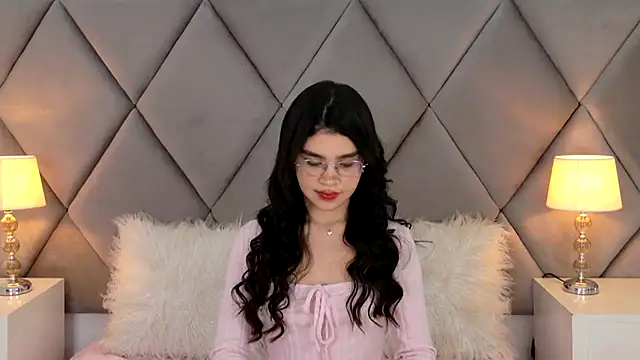 OliviaDiaz online show from May 26, 8:08 pm