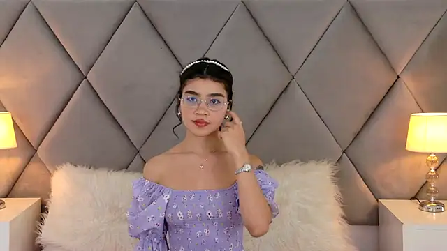 OliviaDiaz online show from May 16, 8:30 pm