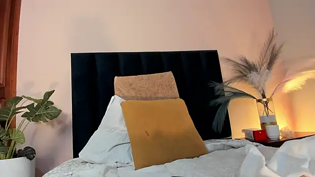 TinnaMoon online show from March 15, 12:34 am