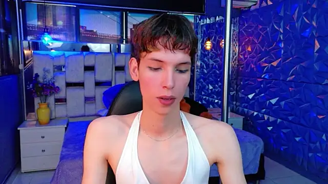 Stefany PiInk online show from May 9, 12:29 pm