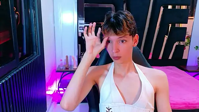 Stefany PiInk online show from April 1, 1:41 pm