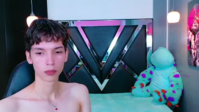 Stefany PiInk online show from May 17, 12:48 pm