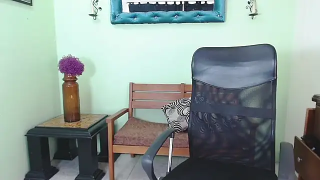 ChalonVera online show from May 15, 7:38 pm