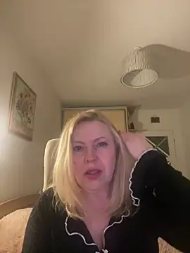 JanieLight53 online show from April 2, 7:55 pm