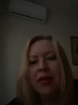JanieLight53 online show from May 15, 11:18 pm