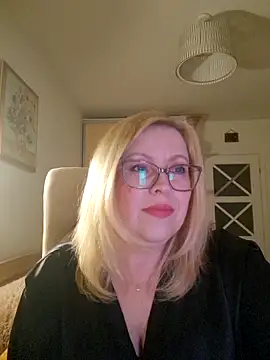 JanieLight53 online show from April 1, 7:55 pm