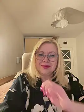 JanieLight53 online show from May 26, 7:57 pm