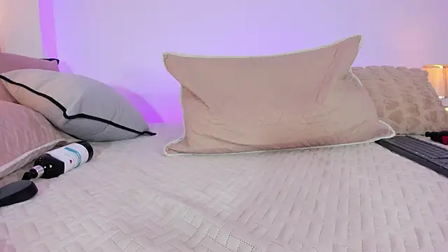 luciana jam  online show from March 11, 5:11 am