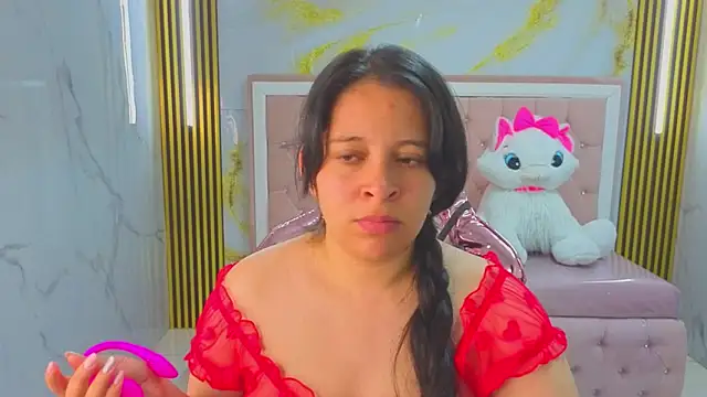 sara tellez s online show from May 7, 3:22 am