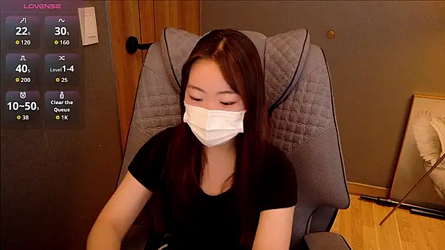 Berry Chuu online show from April 5, 11:09 am