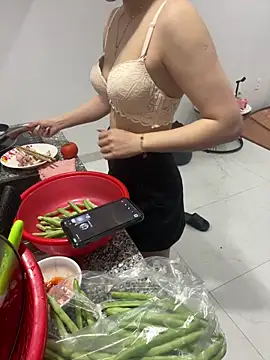 Lyn baby online show from May 26, 12:48 pm