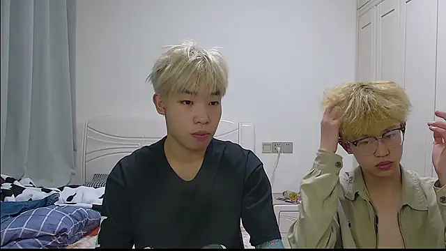 Similu-001 online show from March 28, 10:37 am