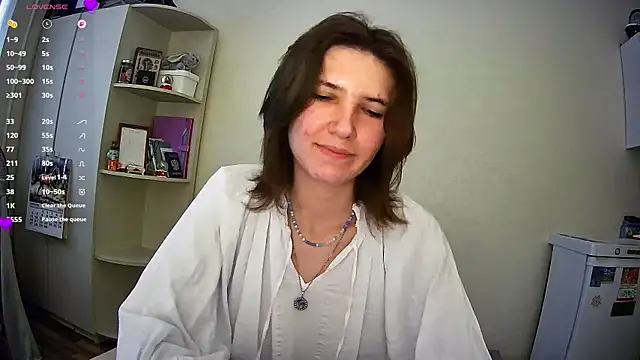 FluffyKisses online show from April 10, 5:13 am