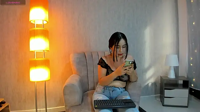 Viioletcollins online show from May 19, 8:38 pm