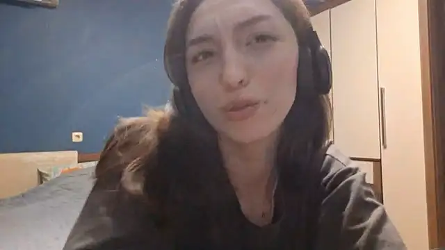 CindyLight online show from April 4, 4:50 pm