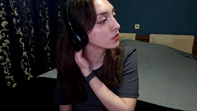 CindyLight online show from April 14, 3:56 pm