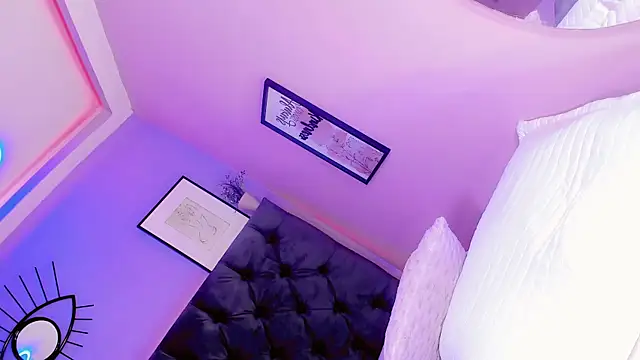 IssabellaIzzy online show from April 3, 1:09 pm