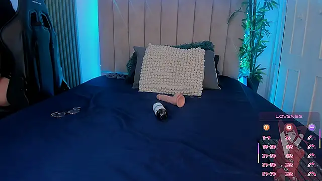 alely ale online show from April 1, 4:59 pm