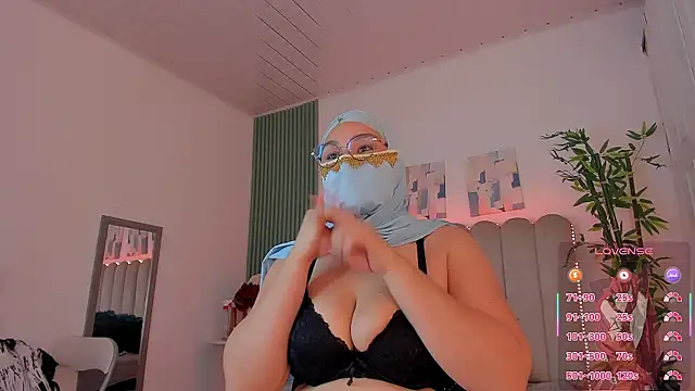 alely ale online show from April 5, 7:24 pm