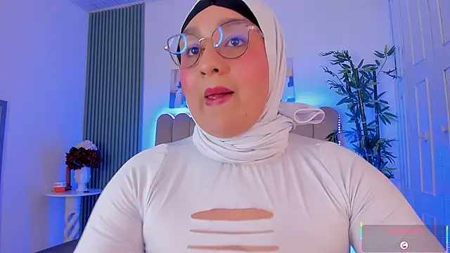 alely ale online show from April 7, 8:33 pm