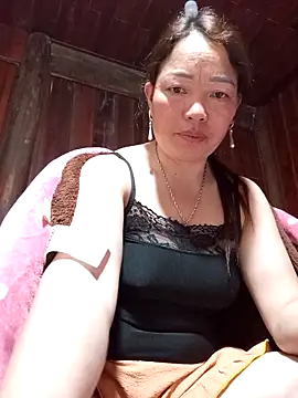 Yellow-pink online show from May 2, 11:41 pm