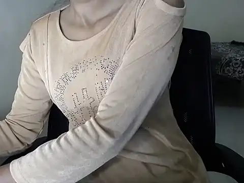 shreya sharma01 online show from April 7, 5:09 am