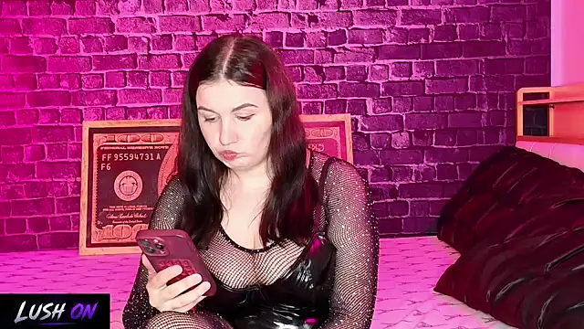 Realm Of Desire online show from May 8, 7:16 pm