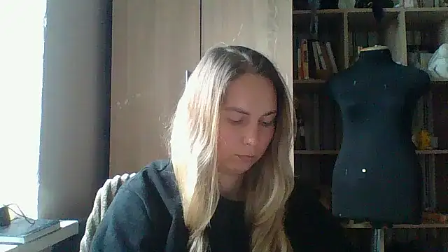 Mollie365 online show from March 18, 11:04 am