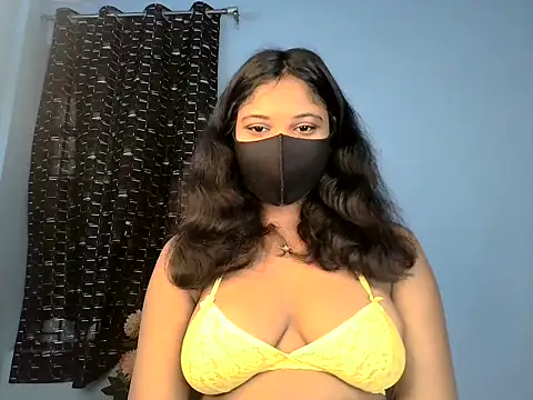 KASHISH SINGH  online show from May 18, 9:15 am