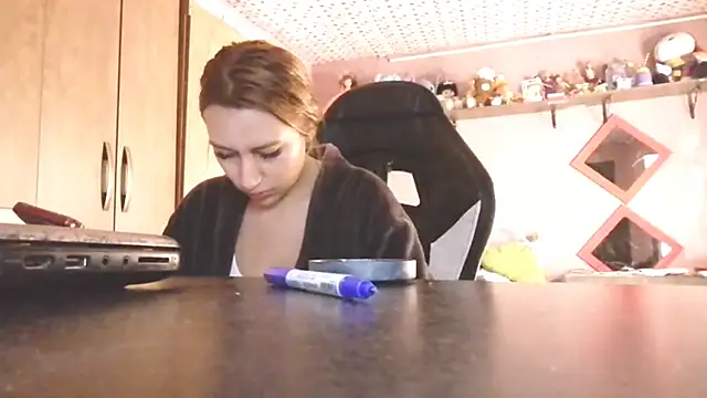 Ashley7811 online show from March 30, 4:12 am