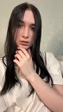 HolyRayLove online show from April 2, 6:05 pm