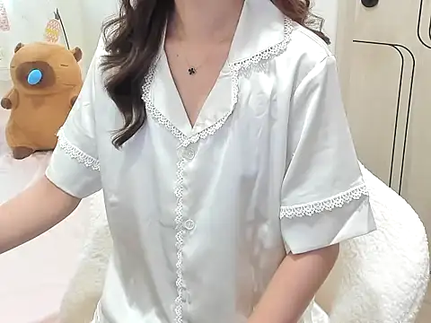Camiilia online show from May 13, 3:23 am