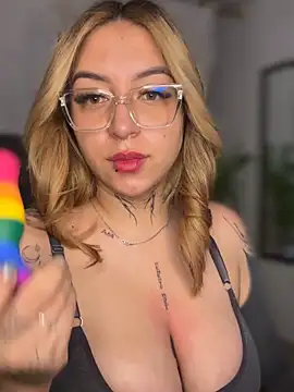 CarolQueen1  online show from June 21, 1:15 pm