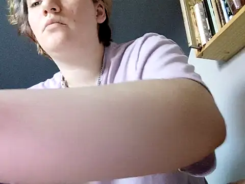 thatcutesubgirlwlw online show from April 6, 4:30 pm