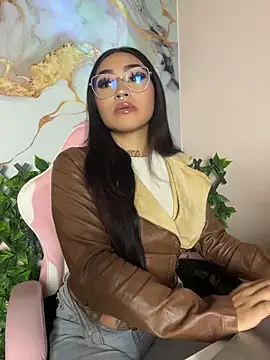 NATHASHA EC online show from May 25, 1:43 pm