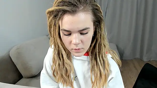 AldaCerrello online show from April 8, 11:23 am