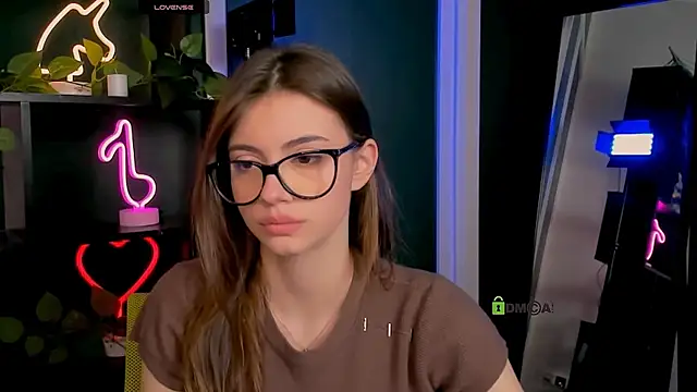 mia bamby1 online show from April 6, 4:57 am