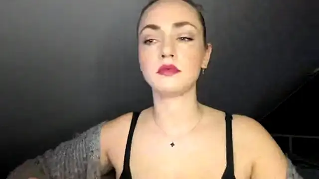 ScarlettSensitive online show from May 25, 6:45 am