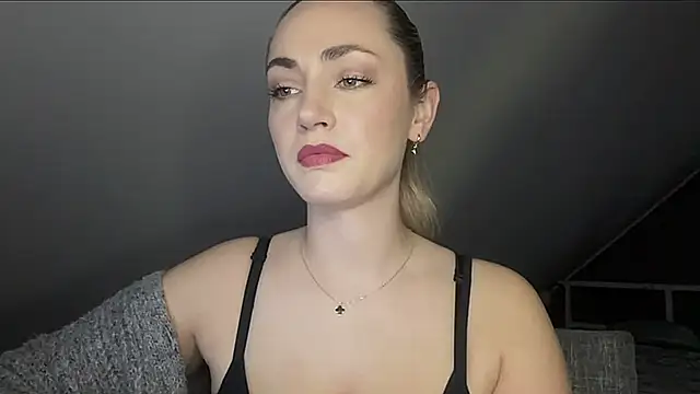 ScarlettSensitive online show from May 26, 7:29 am
