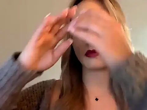 ScarlettSensitive online show from April 8, 3:25 pm