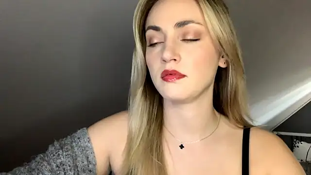 ScarlettSensitive online show from May 6, 6:28 am