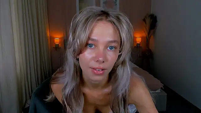 LuluAlis online show from May 18, 1:28 pm
