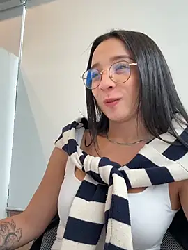 nami rosee online show from March 25, 8:34 pm