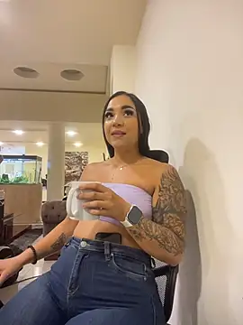 Farah Stone online show from April 1, 1:41 pm