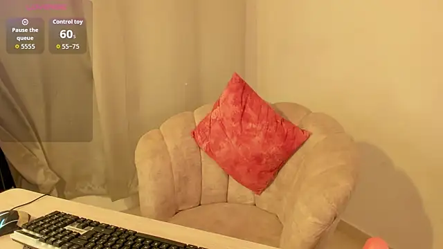 Aishs bigass online show from April 11, 5:13 am