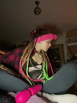 420Lina666 online show from April 1, 11:35 pm