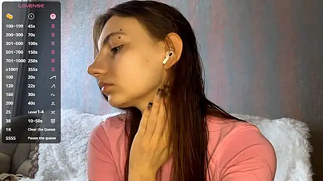 AlisaBloom online show from April 6, 10:05 am